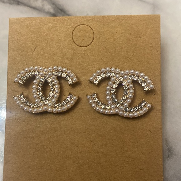 Nwt Beautiful fashion earrings - Picture 4 of 5